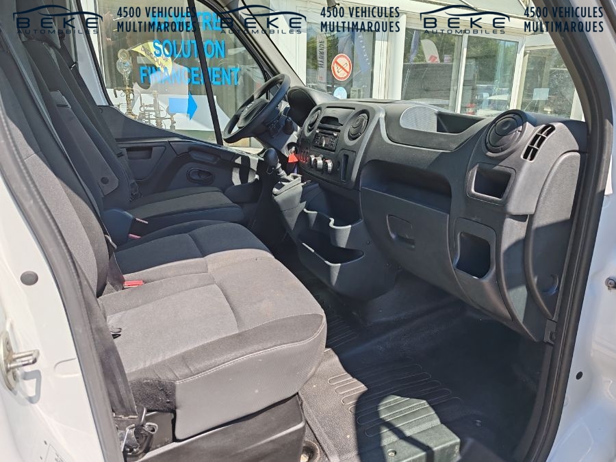 NISSAN NV400 20400 €HT - 2.3 DCI 145 Caisse 20m3 hayon