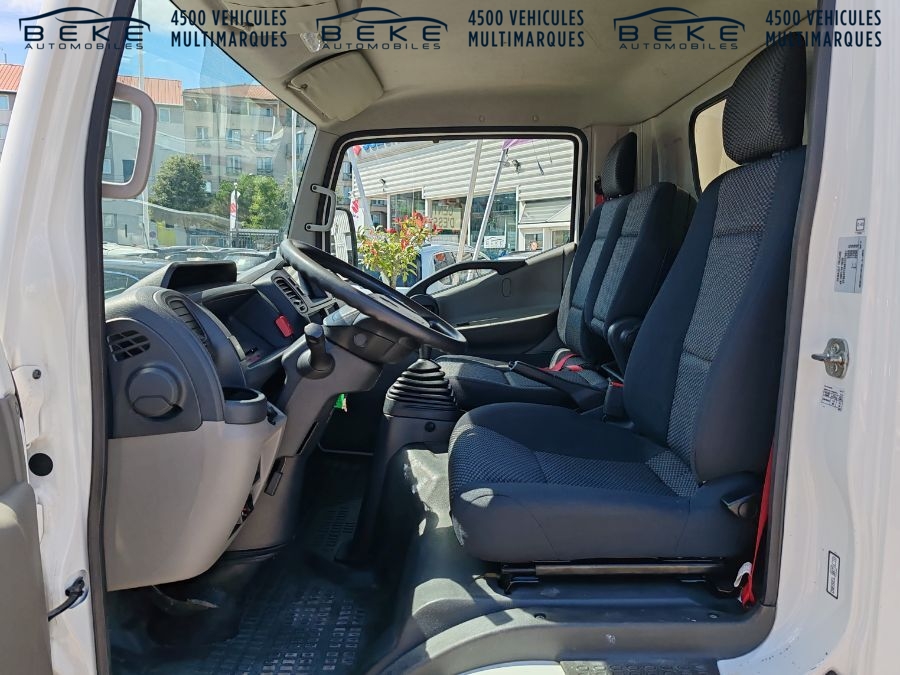 RENAULT MAXITY 18750€ HT - 3.0 dci 130ch caisse 20m3 hayon