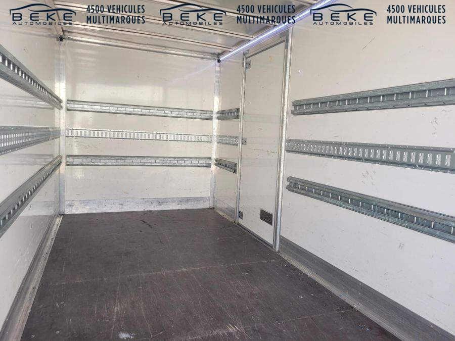 NISSAN NV400 23000€ HT - DCI 165 20M3 HAYON PORTE