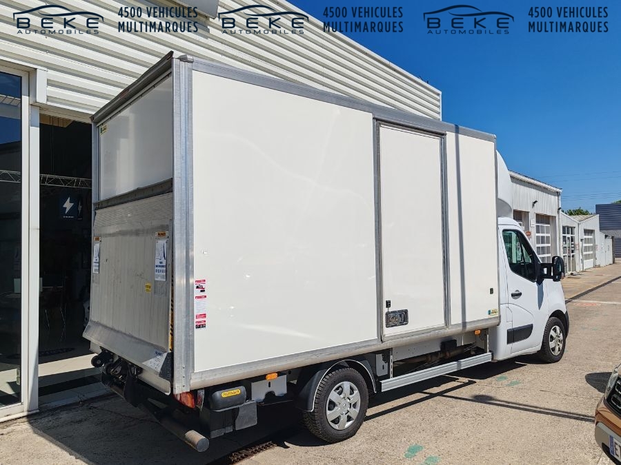 NISSAN NV400 20400 €HT - 2.3 DCI 145 Caisse 20m3 hayon