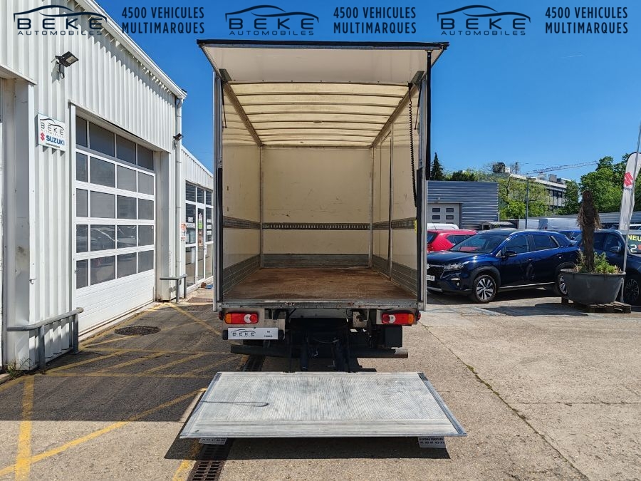 NISSAN NV400 20400 €HT - 2.3 DCI 145 Caisse 20m3 hayon