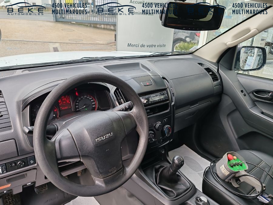 ISUZU D-MAX 19084€ HT - 1.9 DDIS 4X4 PLATEAU + GRUE