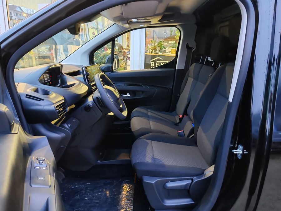 PEUGEOT PARTNER 19900€ HT 3 places HDI 130 EAT8 STANDARD LIGHT 650KGS 3 places