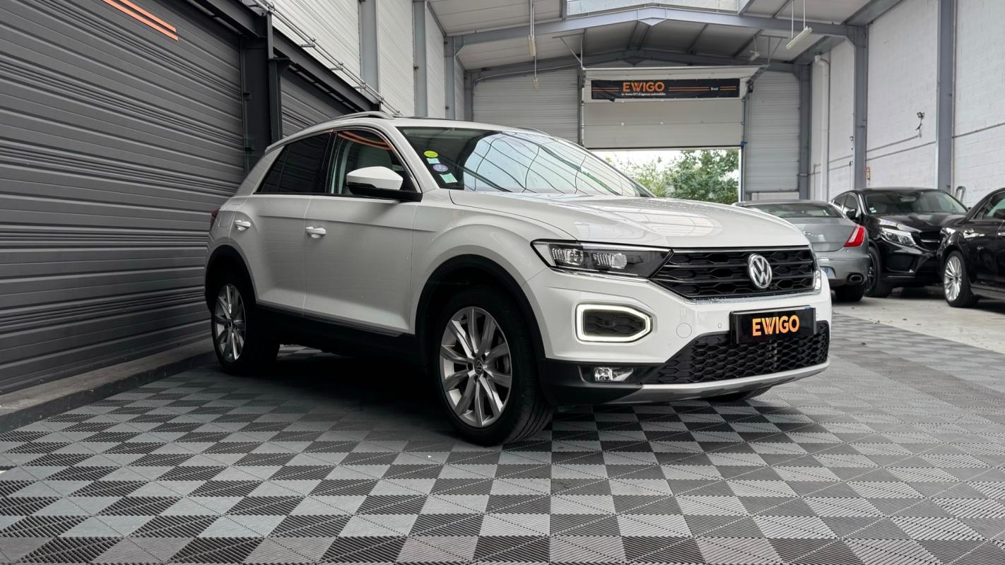 Volkswagen T-Roc - 1.5 TSI 150 CARAT EXCLUSIVE DSG7 - TOIT PANO / CUIR CHAUFFANT LED