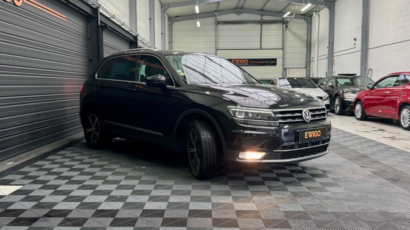 Volkswagen Tiguan - 2.0 TDI 150 BLUEMOTION CARAT 4MOTION DSG BVA