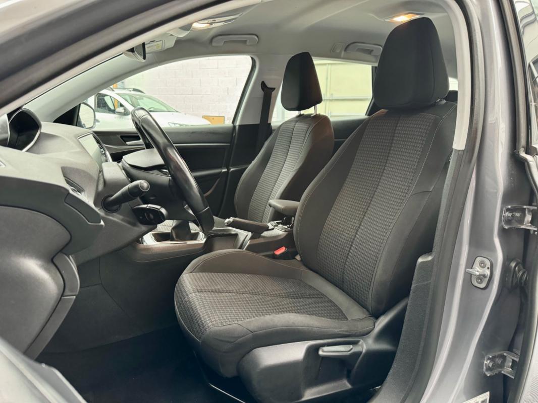 Peugeot 308 - SW 1.2 110 ACCESS + ATTELAGE / ENTRETIEN COMPLET PEUGEOT