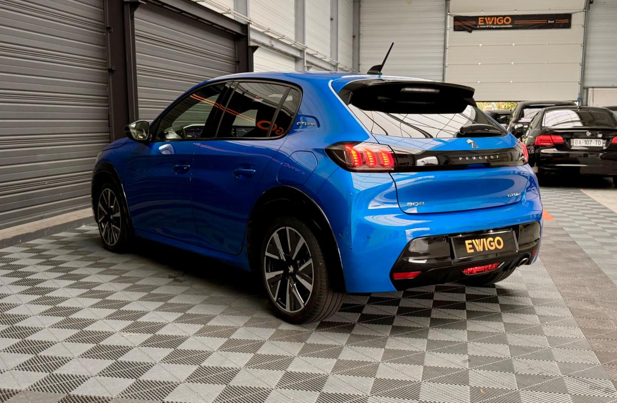 Peugeot 208 - 1.2 100 GT LINE TOIT PANO / SIEGES CHAUFFANTS