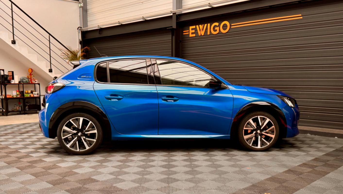 Peugeot 208 - 1.2 100 GT LINE TOIT PANO / SIEGES CHAUFFANTS