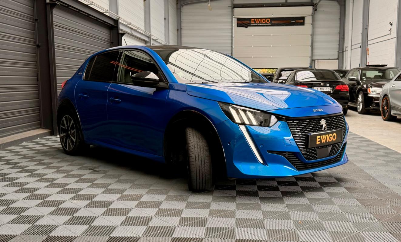 Peugeot 208 - 1.2 100 GT LINE TOIT PANO / SIEGES CHAUFFANTS