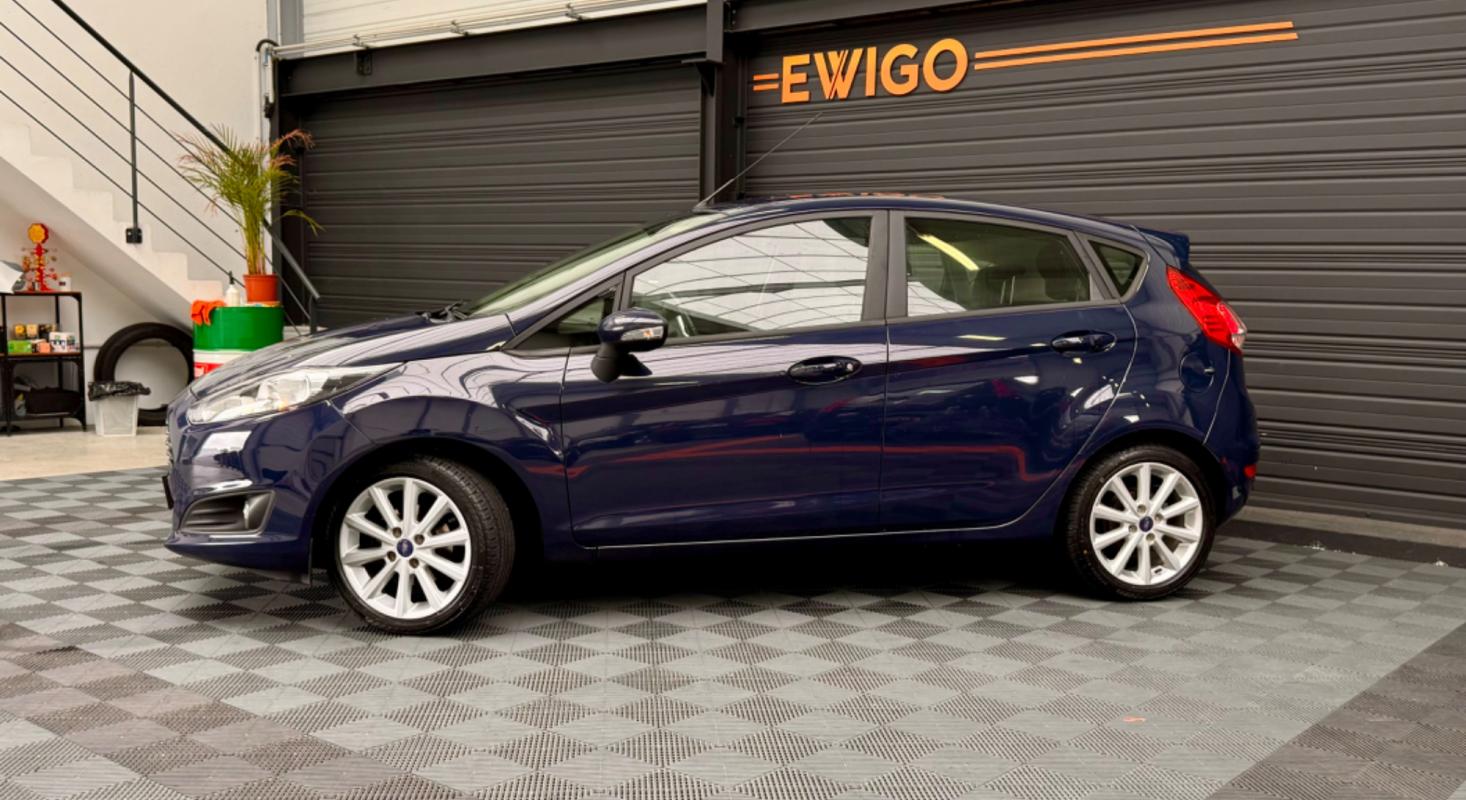 Ford Fiesta - 1.5 TDCI 75 TITANIUM DISTRI OK
