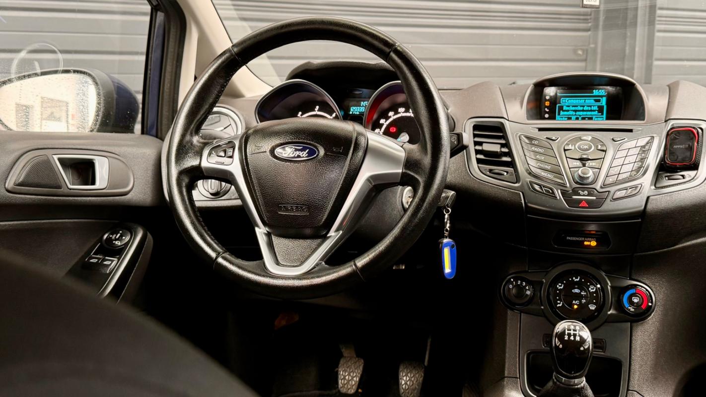 Ford Fiesta - 1.5 TDCI 75 TITANIUM DISTRI OK
