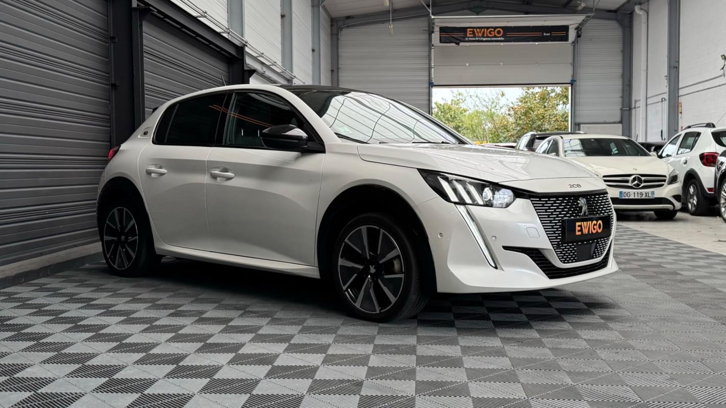 Peugeot 208 - e208 136 50KWH GT PACK - TOIT PANO