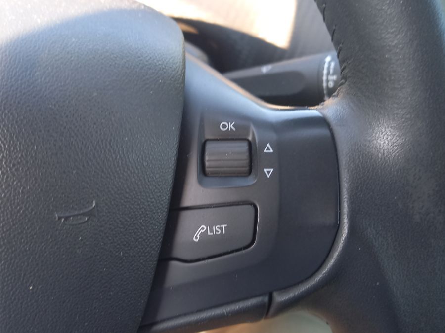 PEUGEOT 2008 - 1.5 BlueHDi 100ch S&S Active Business