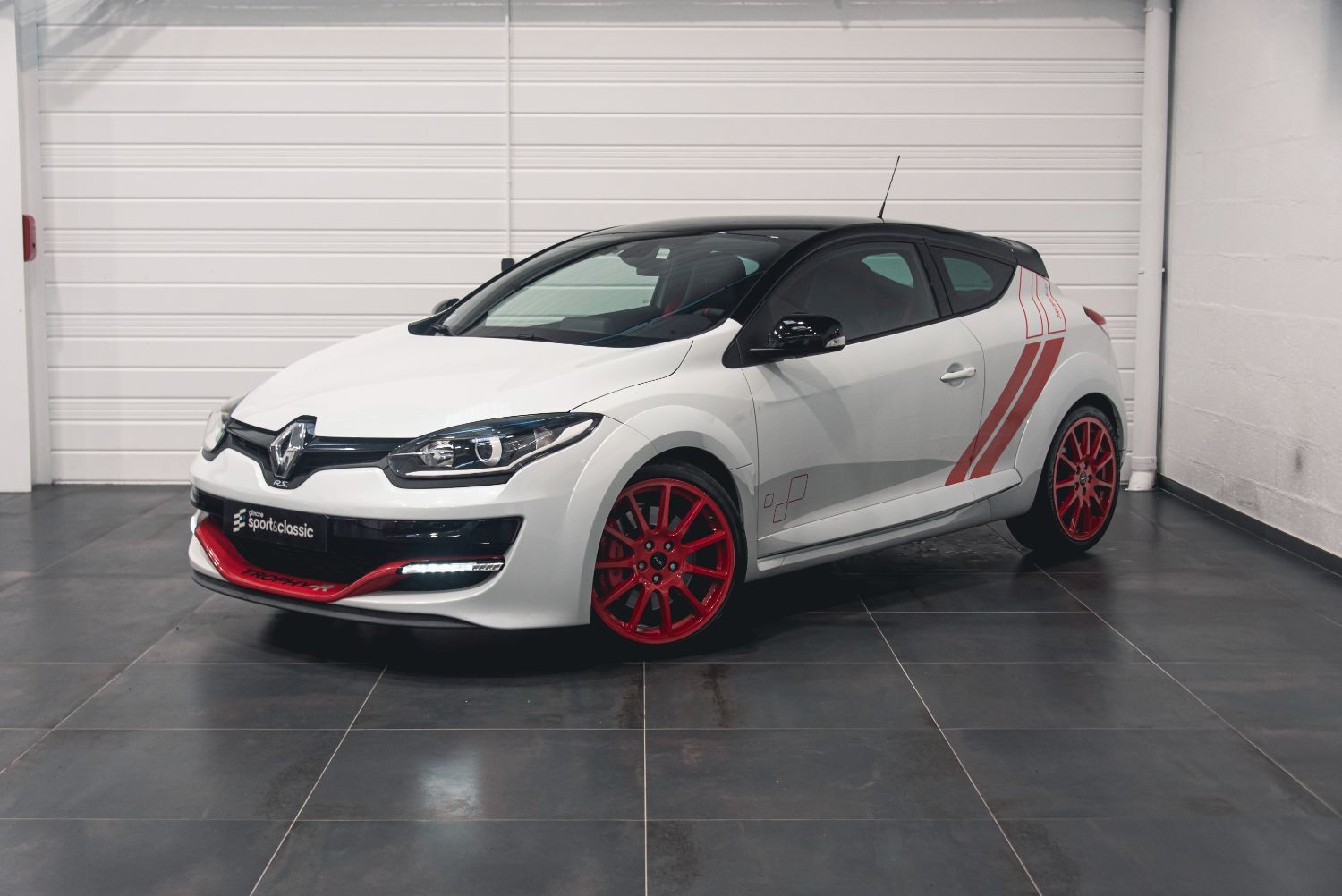 RENAULT MEGANE - III 2.0T 275CH RS TROPHY-R (2015)
