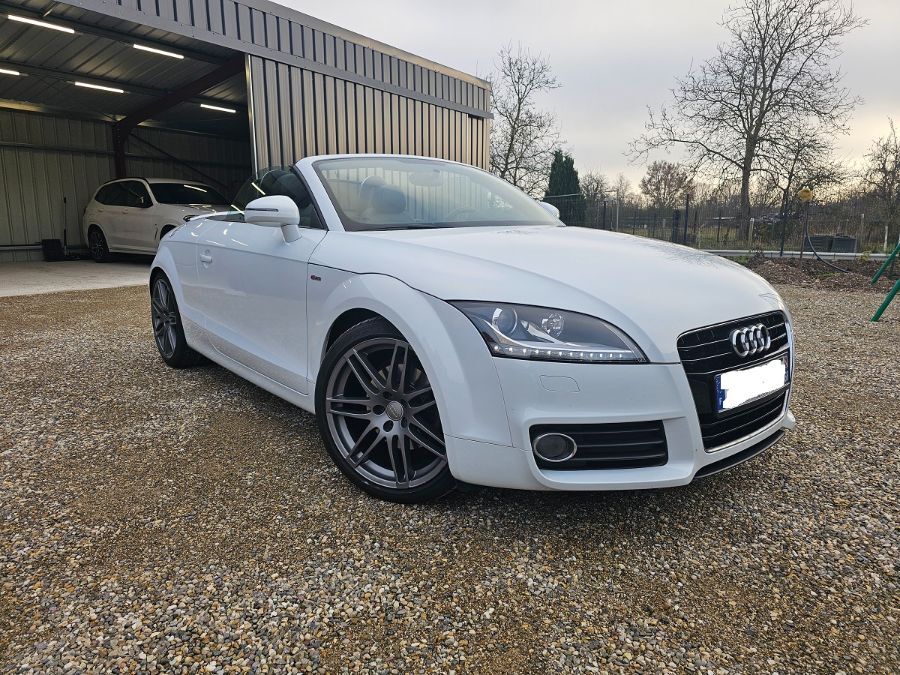 AUDI TT ROADSTER - 2.0 TFSI 211 CH 6 VITESSES S LINE (2013)