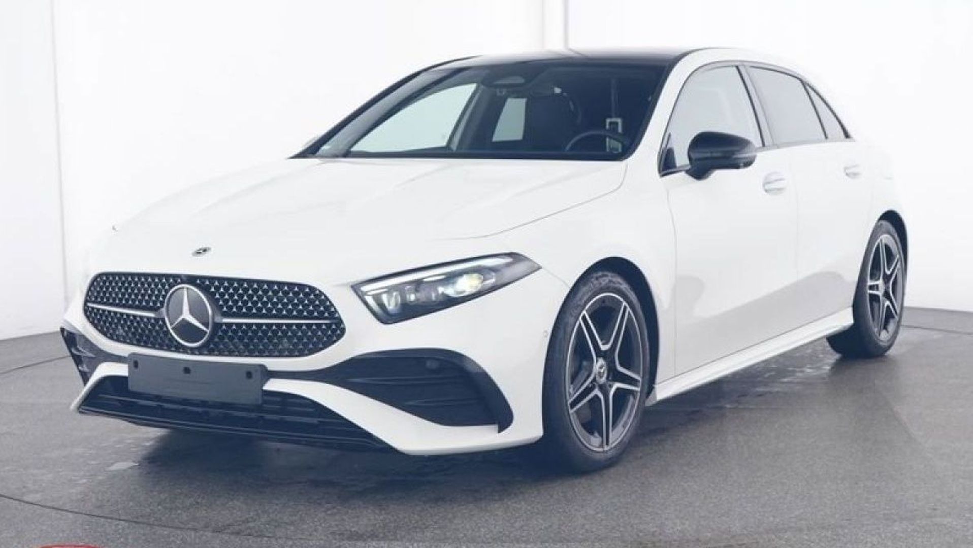 MERCEDES-BENZ CLASSE A - 220D BVA8 AMG LINE (2023)