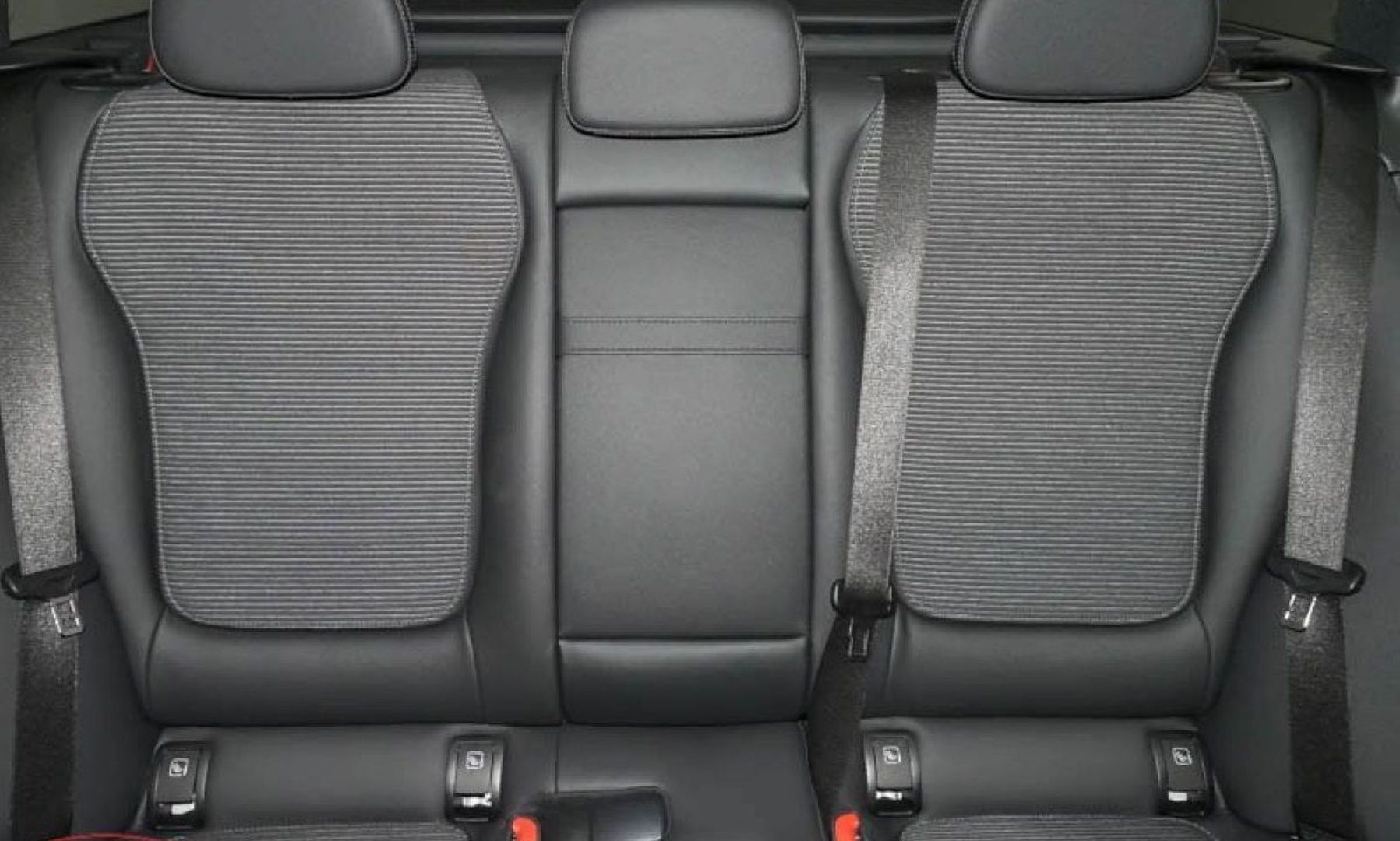 MERCEDES-BENZ CLASSE C - 300 e BVA9 AVANTGARDE ADVANCED
