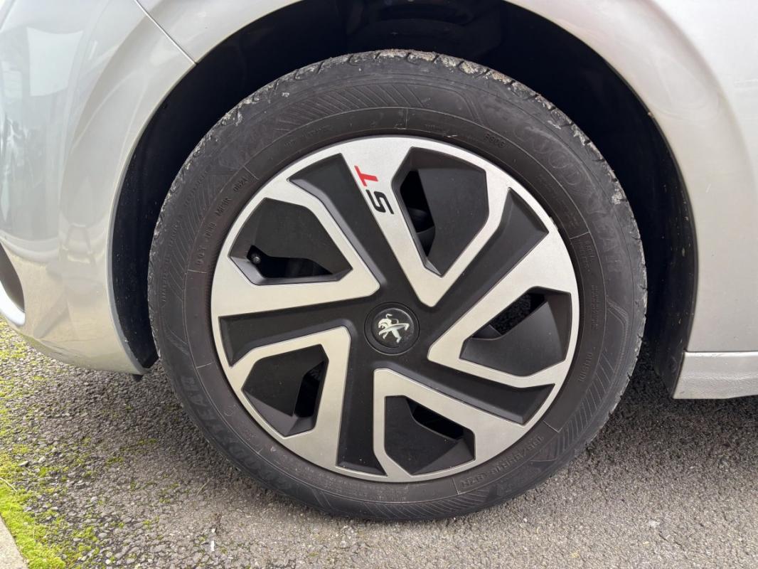 Peugeot 208 - 1.2 PureTech 82 Style
