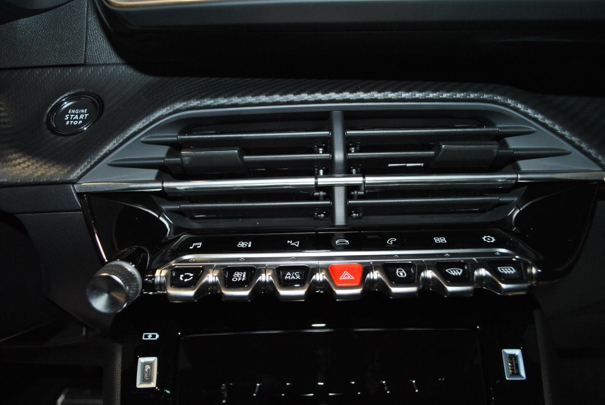 Peugeot 2008 - II 1.2 PURETECH 130 EAT8 GT
