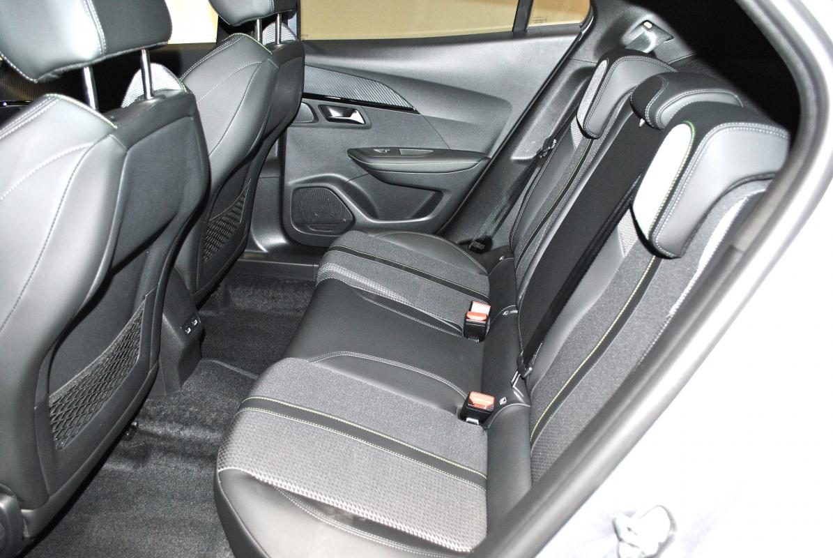 Peugeot 2008 - II 1.2 PURETECH 130 EAT8 GT
