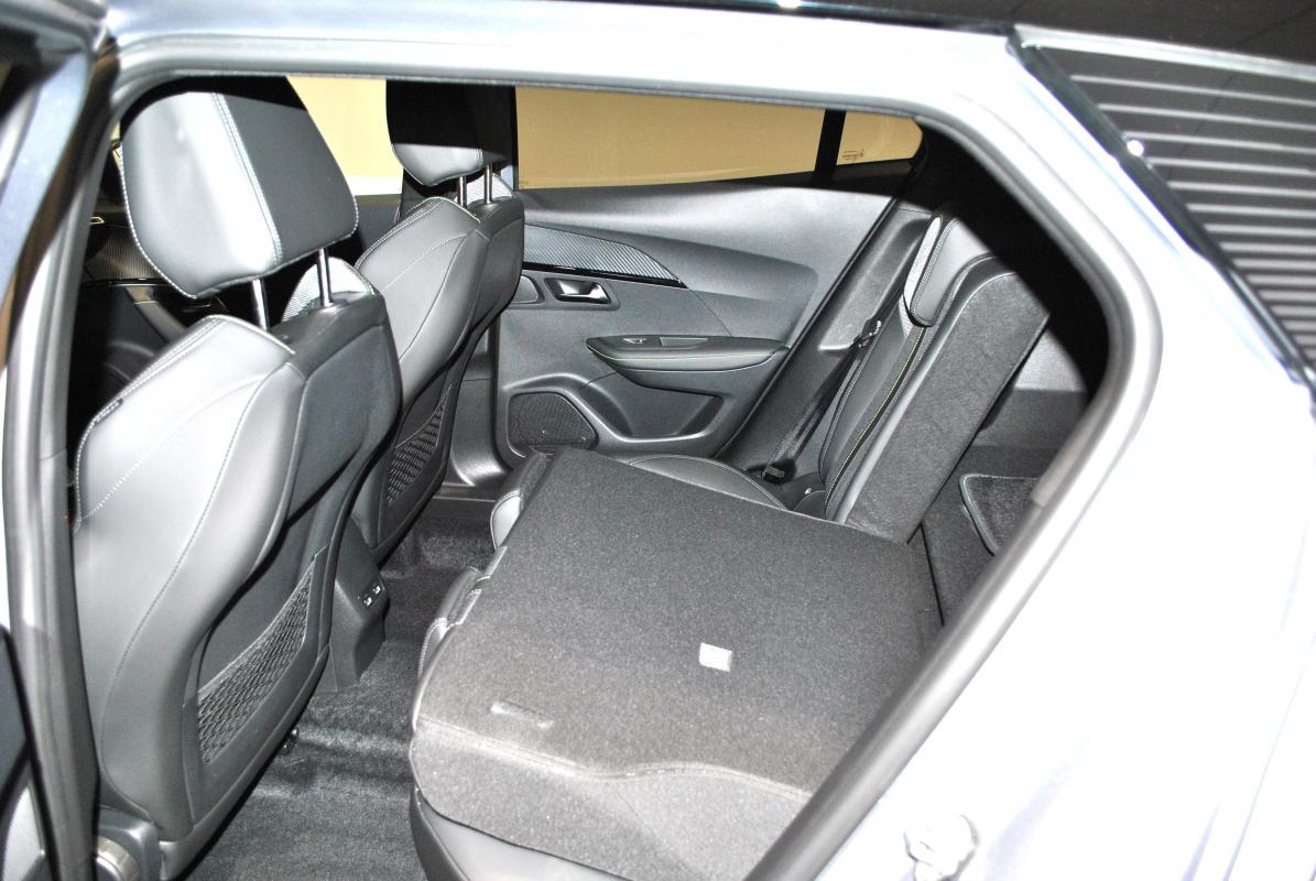 Peugeot 2008 - II 1.2 PURETECH 130 EAT8 GT