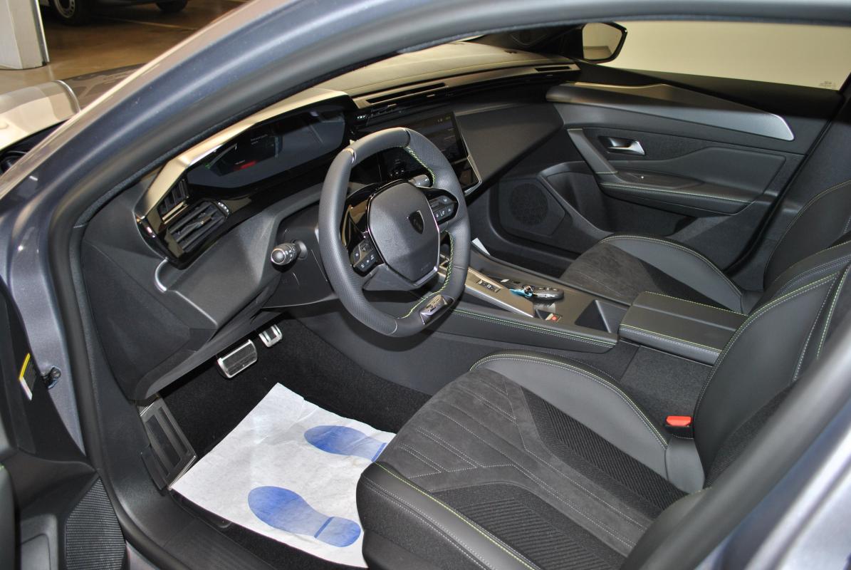 Peugeot 308 - III 1.2 PURETECH 130 EAT8 GT