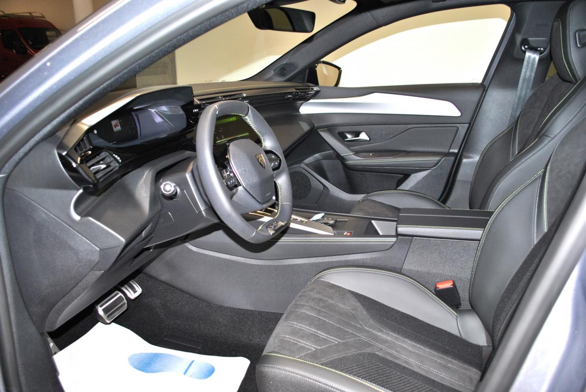 Peugeot 308 - III 1.2 PURETECH 130 EAT8 GT