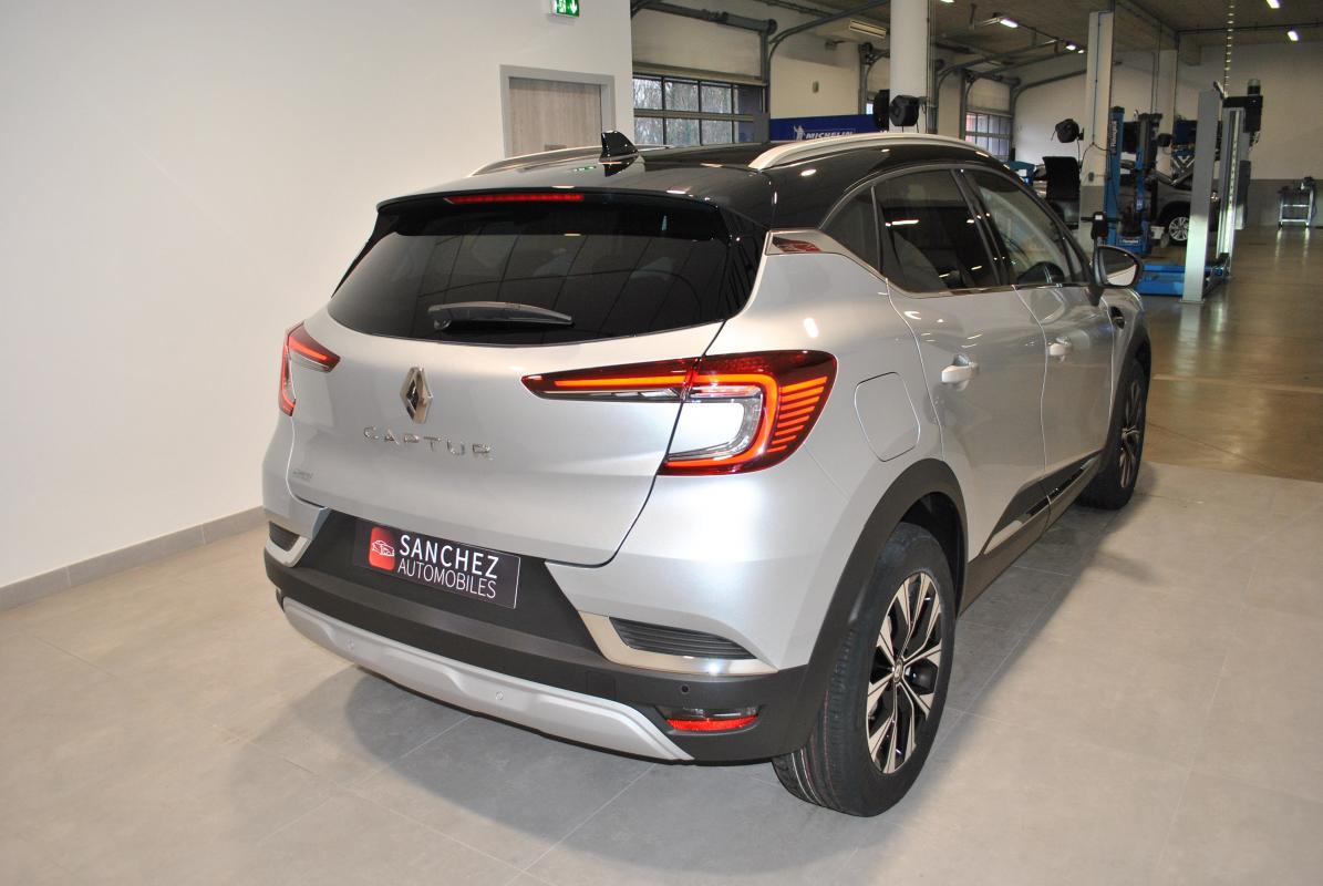 Renault Captur - II 1.3 HYBRID 140 EDC TECHNO