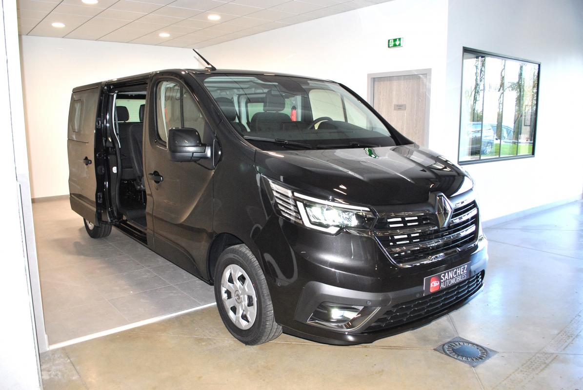 Renault Trafic - III (2) COMBI L2 2.0 DCI 150 9PL RED
