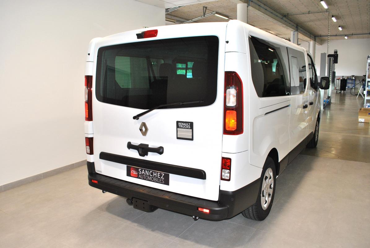 Renault Trafic - III (2) COMBI L2 2.0 DCI 150 9PL RED