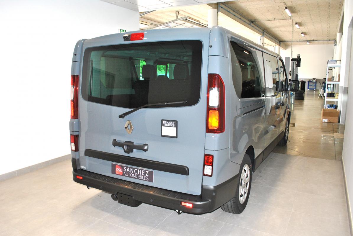 Renault Trafic - III (2) COMBI L2 2.0 DCI 150 9PL RED
