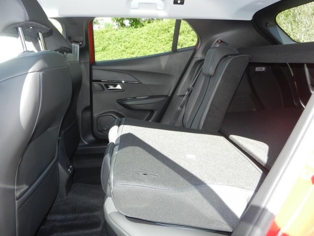 Peugeot 2008 - II 1.5 BLUEHDI 130 EAT8 ALLURE PACK