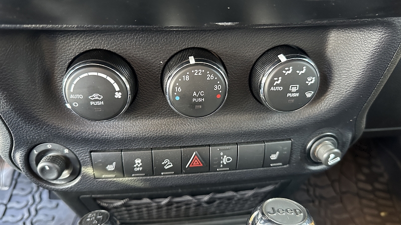 Jeep Wrangler - 2.8 CRD FAP - BVA 2015 UNLIMITED SAHARA