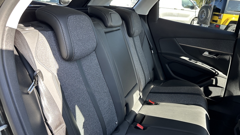 Peugeot 3008 - II 1.5 BLUEHDI S&S - 130 ALLURE