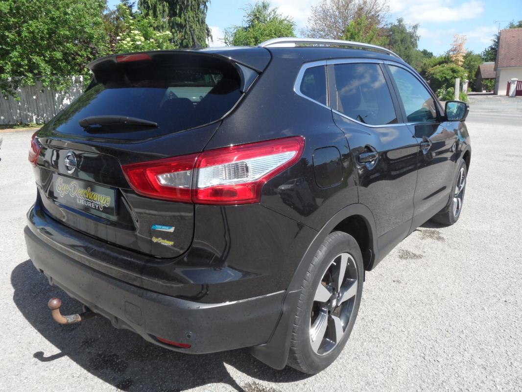 Nissan Qashqai - 