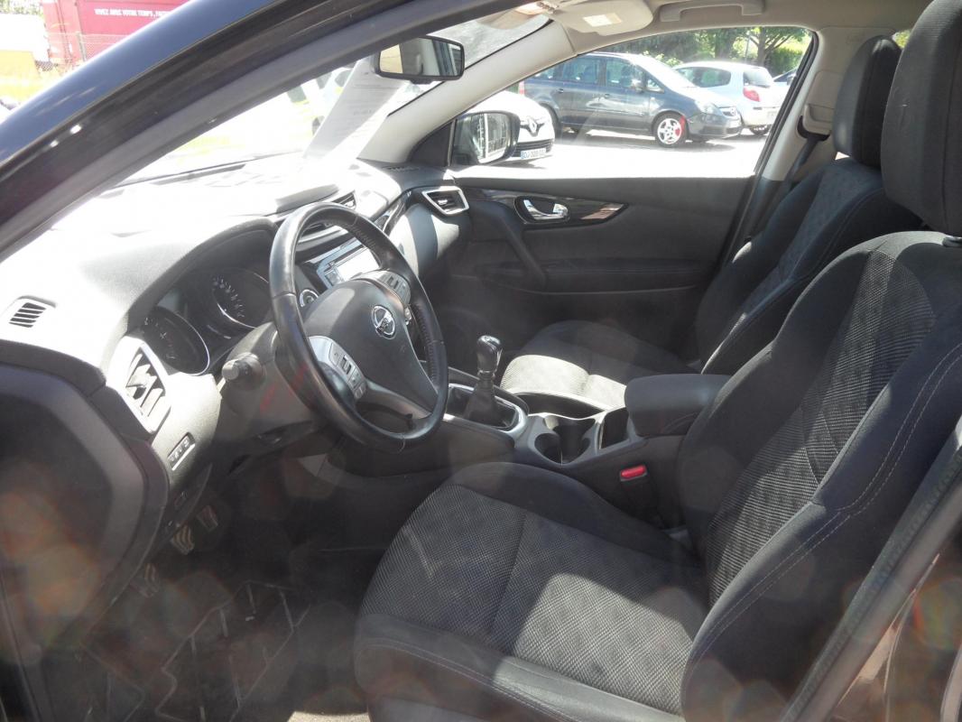 Nissan Qashqai - 