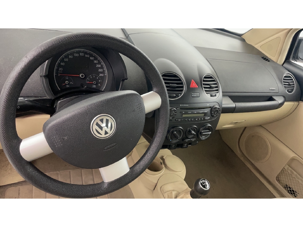 Volkswagen New Beetle - 1.4i 75 ch Collector