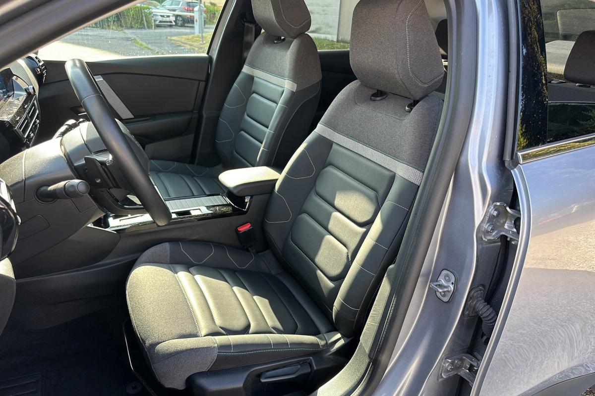 Citroën c4 x - 1.2 130 EAT8 SHINE