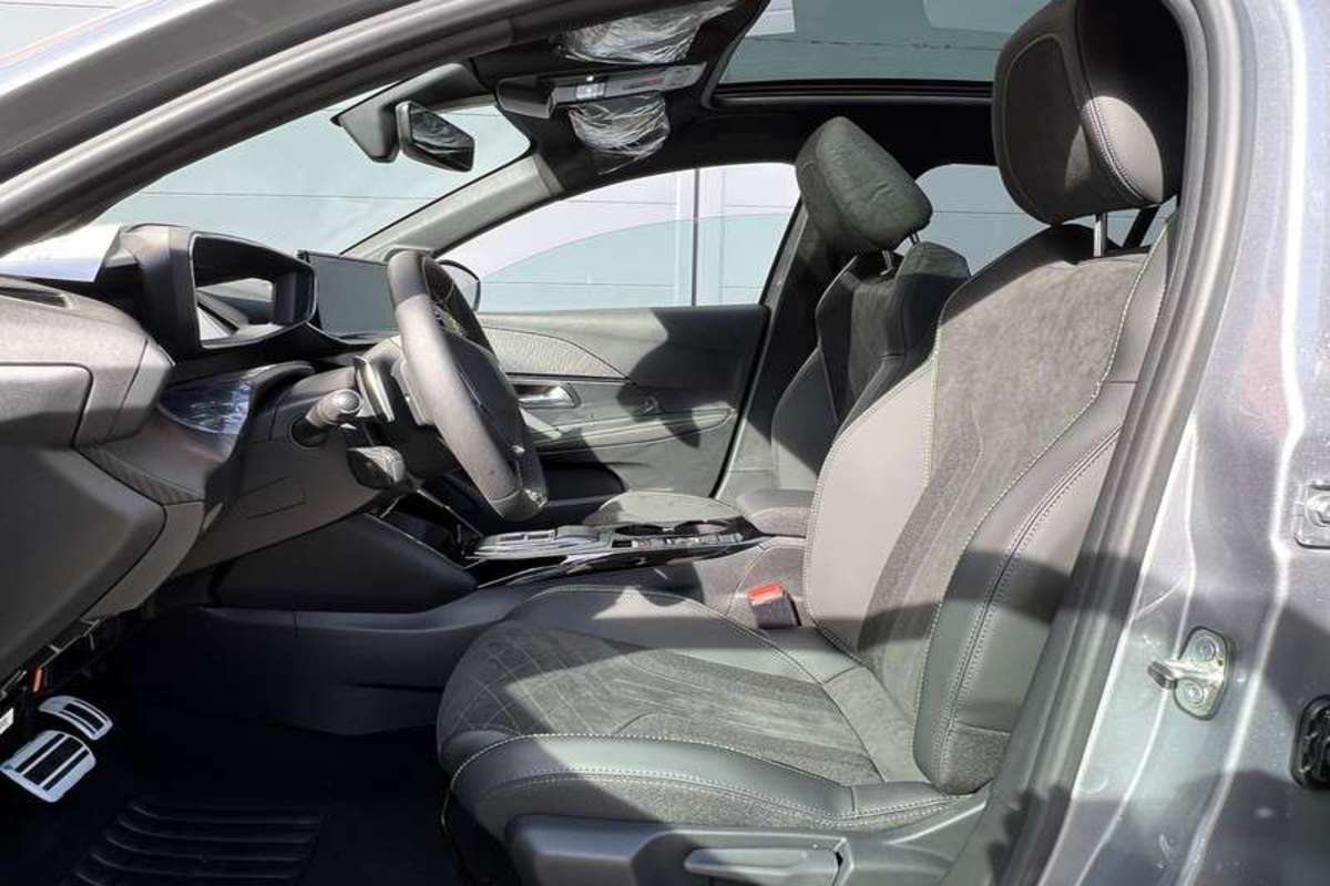 Peugeot 208 - 1.2 130 EAT8 GT PACK TOIT