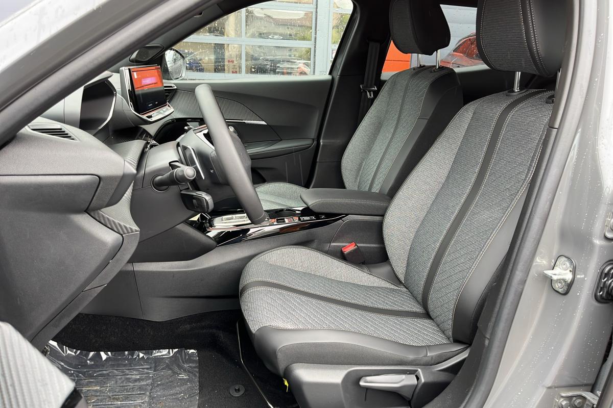 Peugeot 2008 - NEW 130 EAT8 ALLURE GRIP