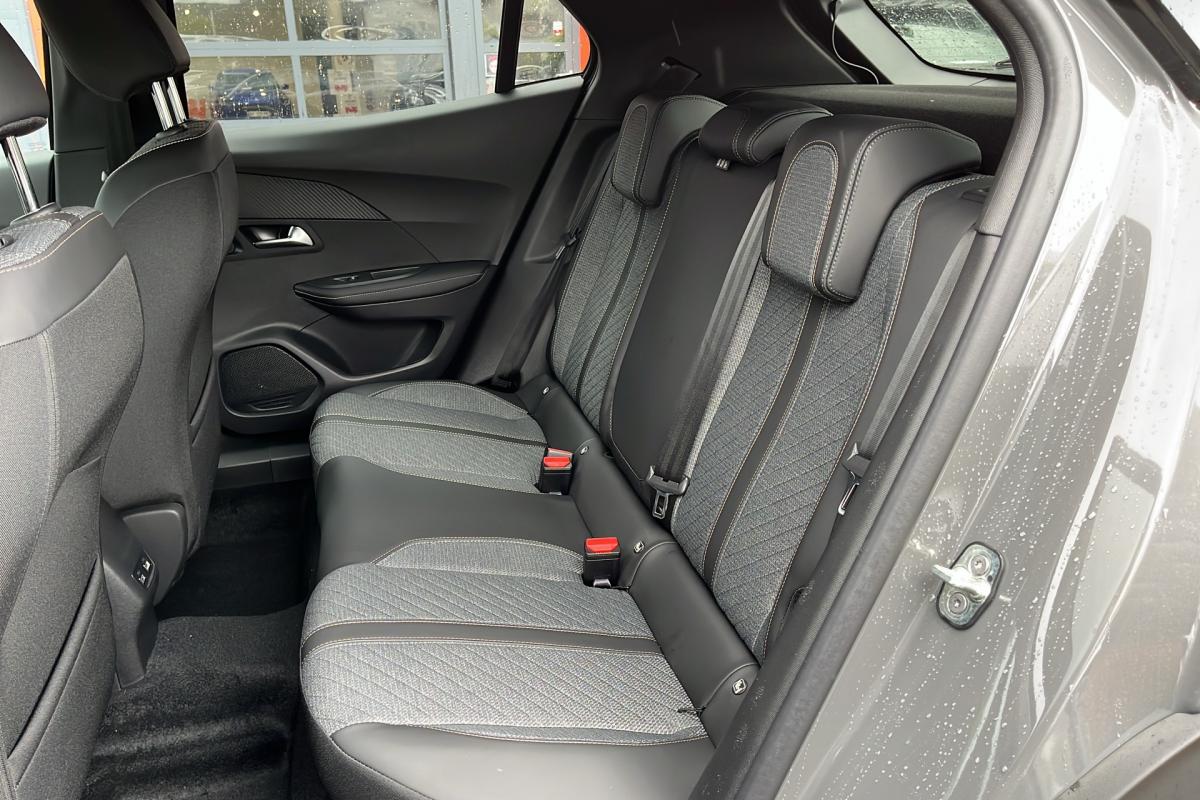 Peugeot 2008 - NEW 130 EAT8 ALLURE GRIP