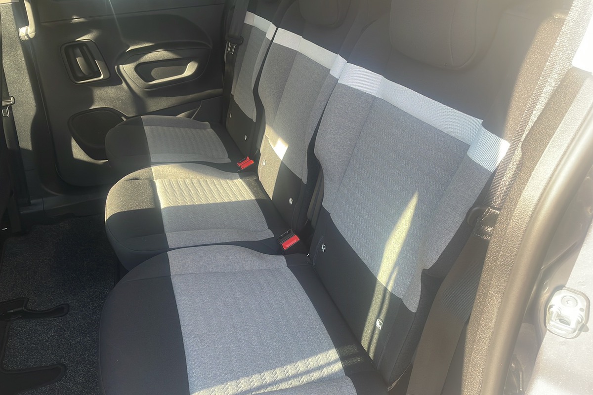 Peugeot 308 - 1.5 HDI 130 EAT8 ALLURE P