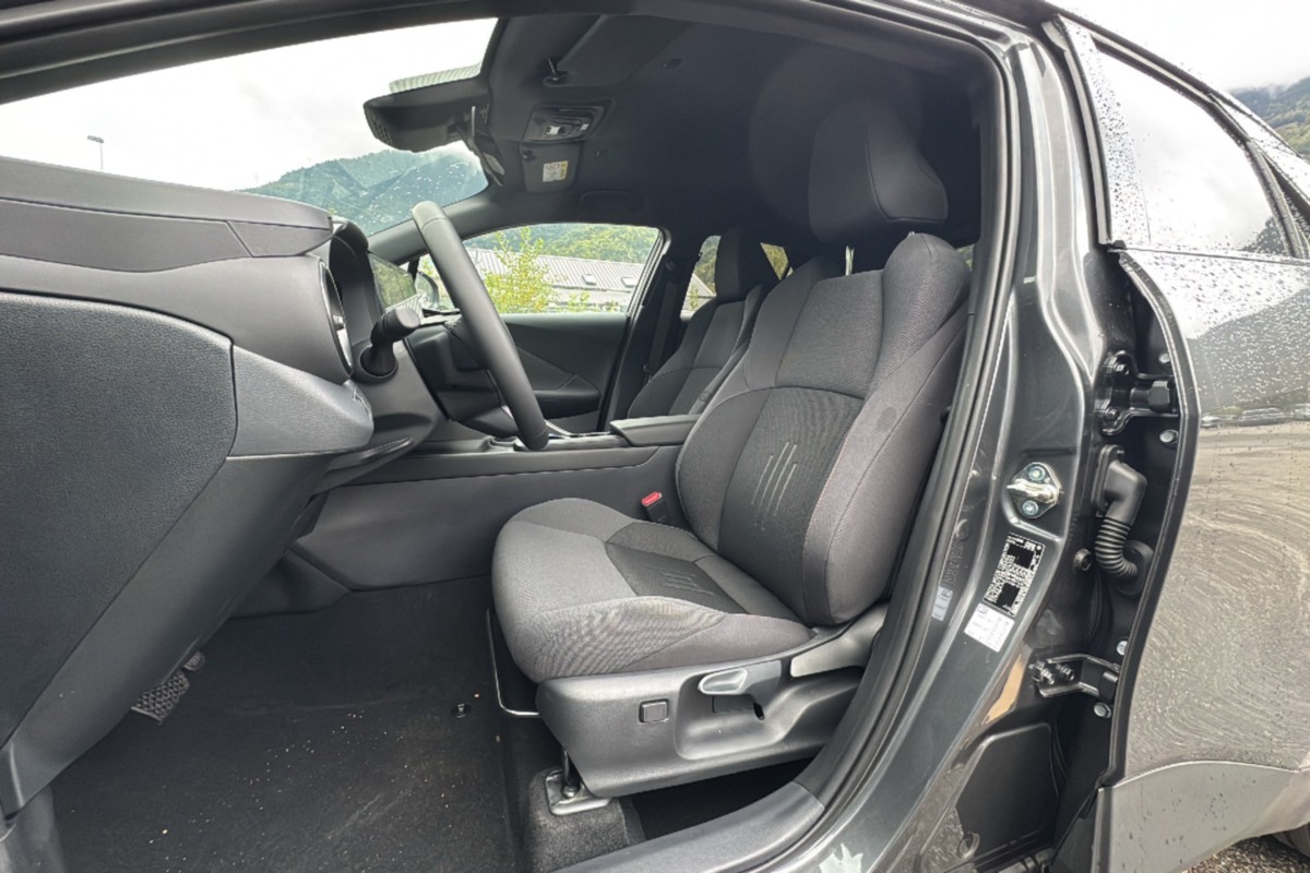 Toyota C-HR - HYBRID 200 AWD DESIGN PK