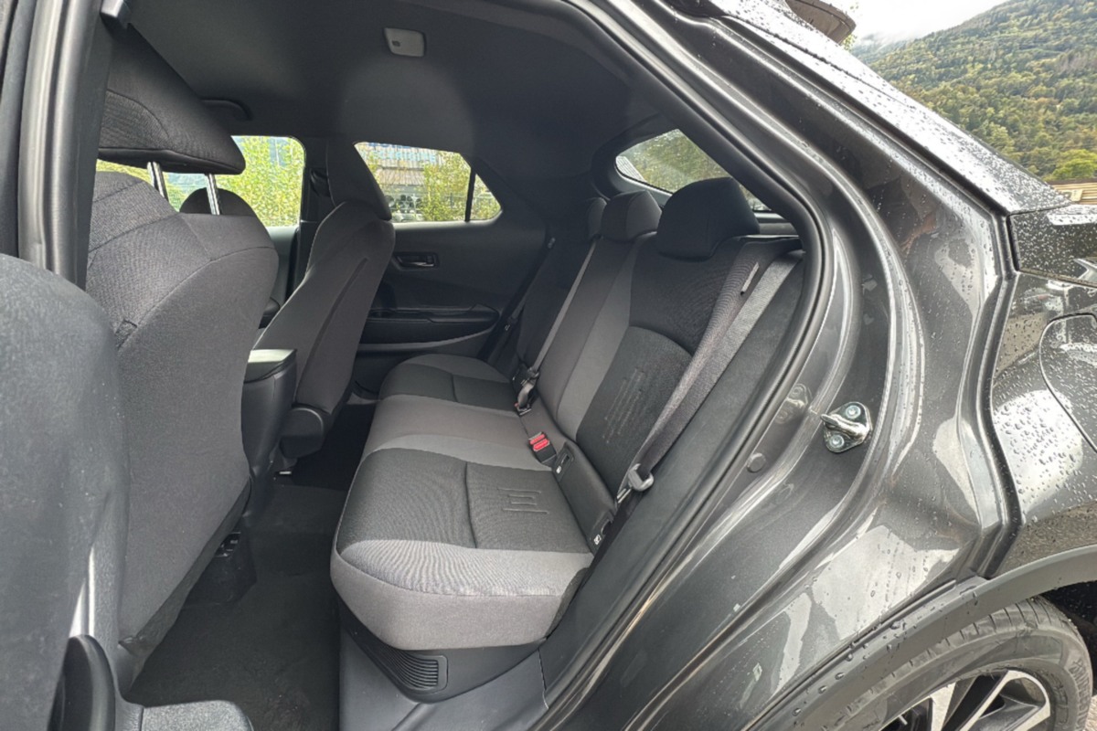 Toyota C-HR - HYBRID 200 AWD DESIGN PK