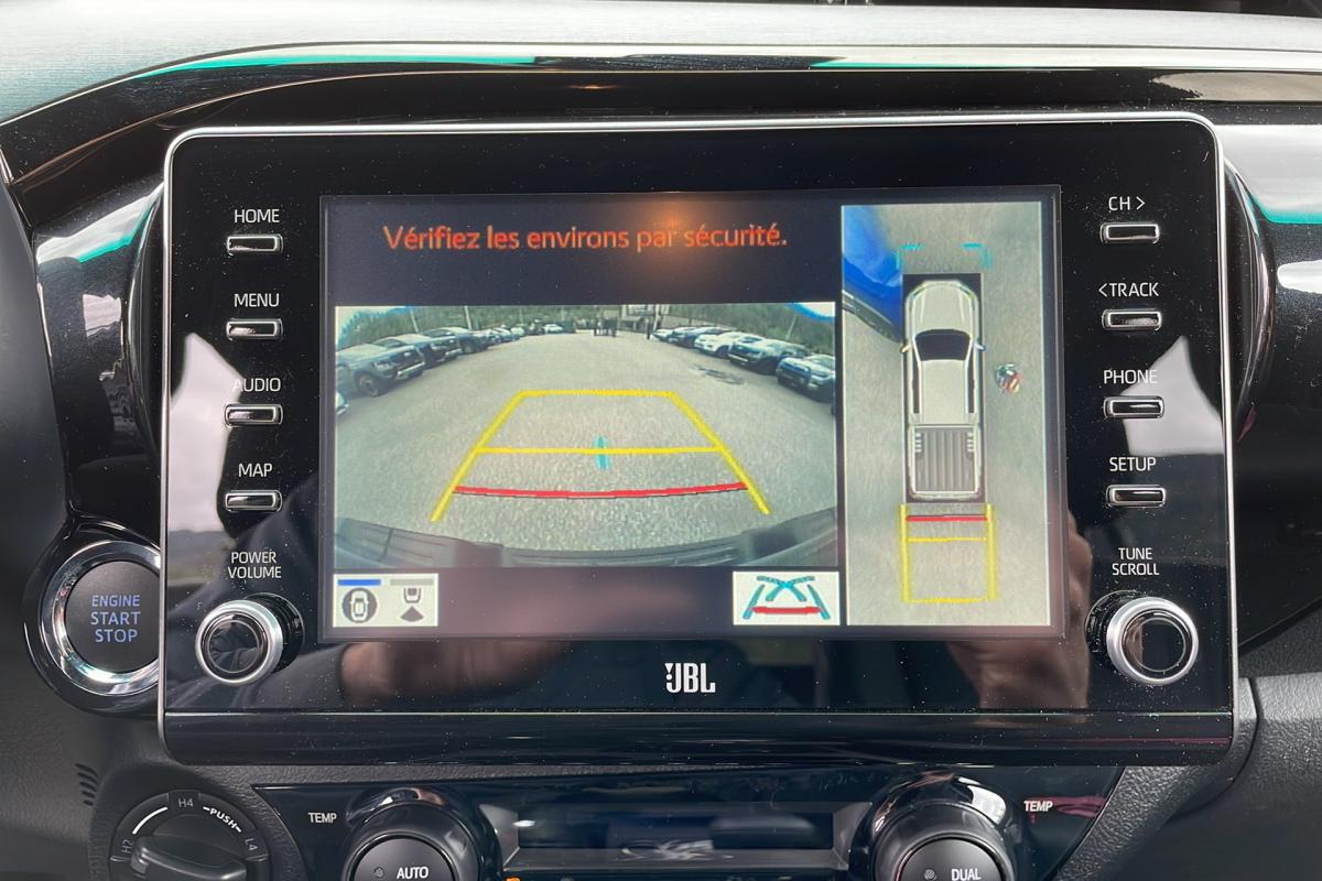 Toyota Hilux - 2.8 204 BVA INVINCIBLE 4P