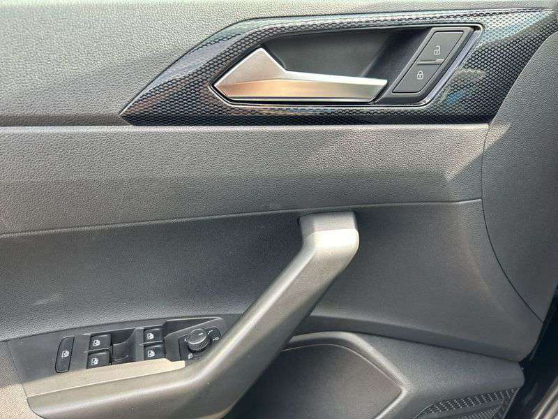 Volkswagen Taigo - 1.0 TSI 110 BVM6 LIFE