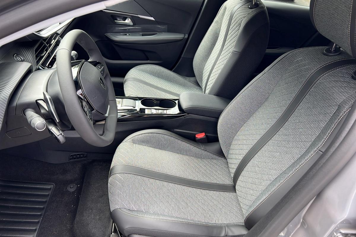 Peugeot 208 - HYBRID 100 E-DSC6 ALLURE