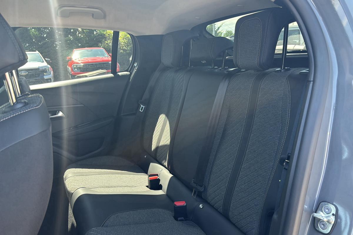 Peugeot 208 - NEW 1.2 100 EAT8 ALLURE P