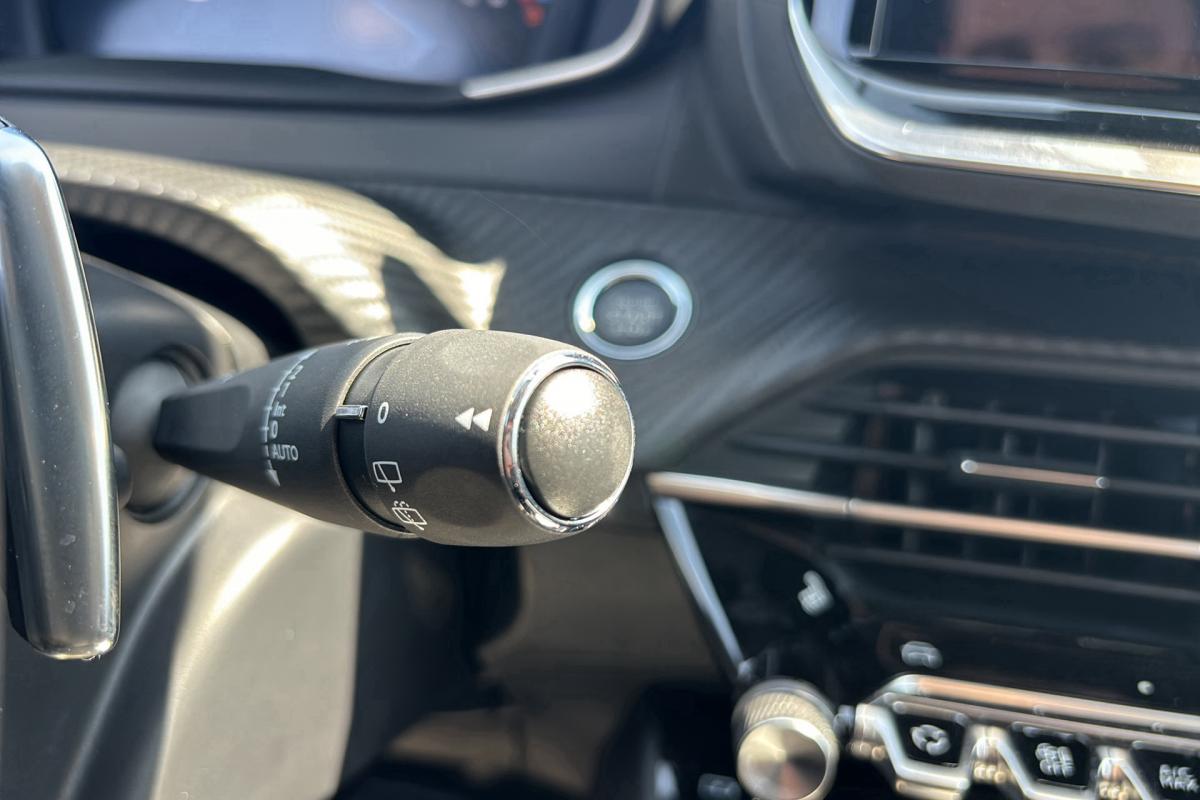 Peugeot 208 - NEW 1.2 100 EAT8 ALLURE P