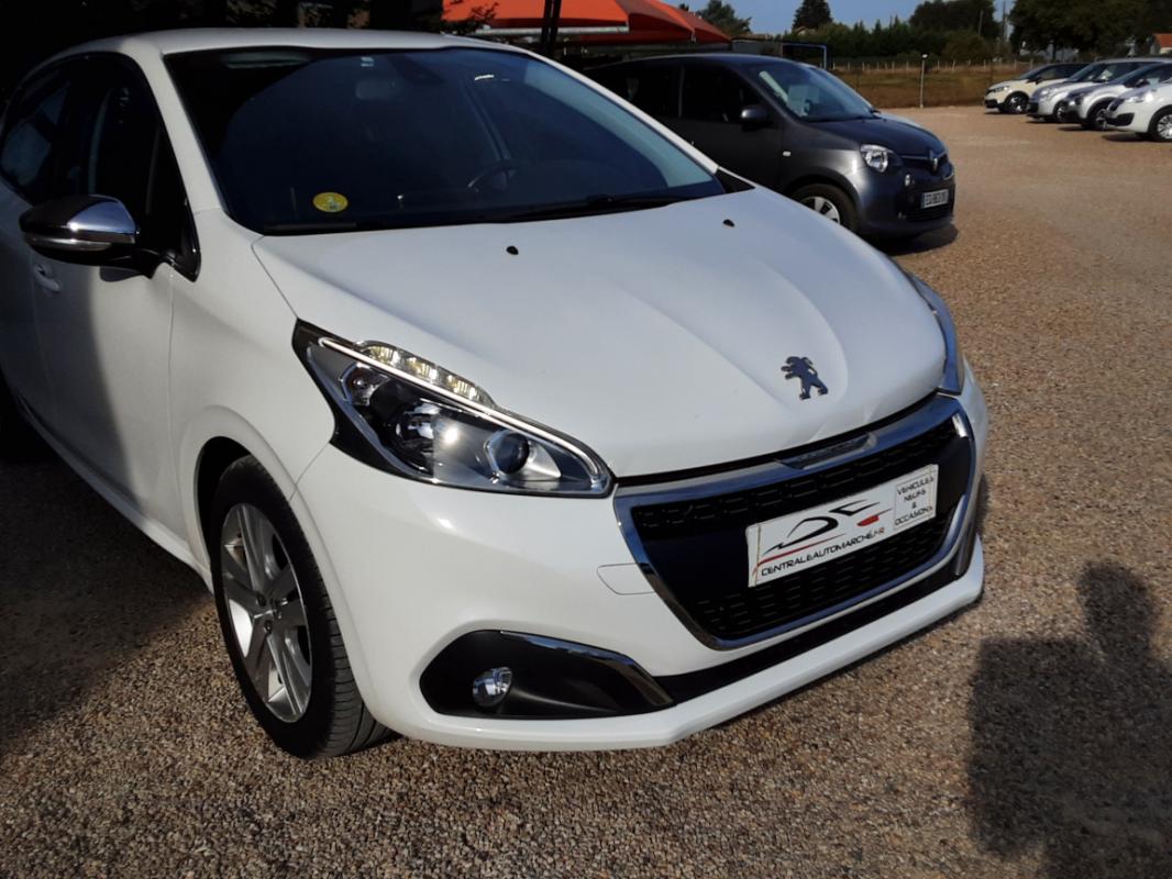 Peugeot 208 - 1.6 BlueHDi 100ch SetS BVM5 Allure Business
